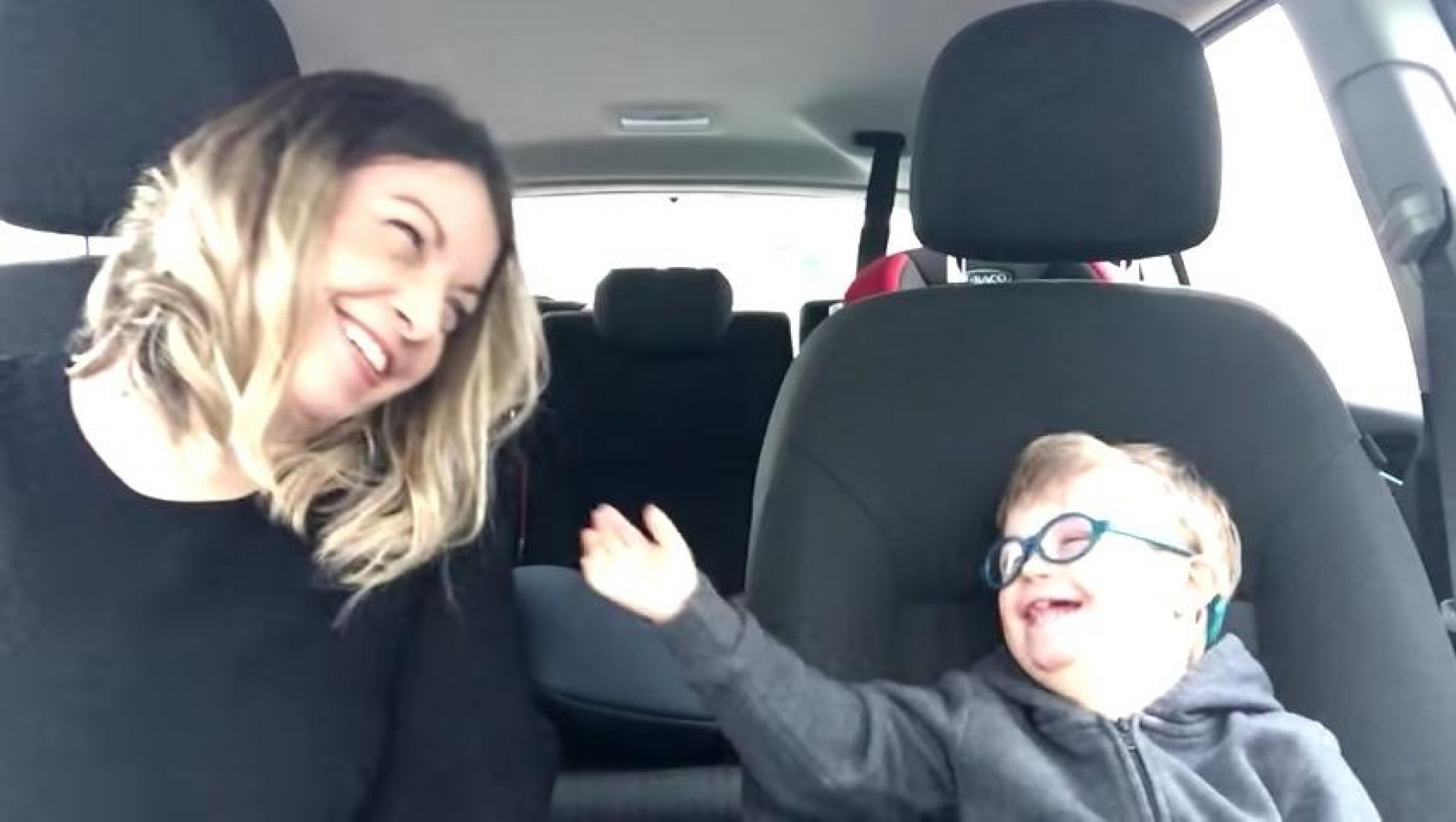 VIDEO: El enternecedor 'Carpoool Karaoke' que verás hoy
