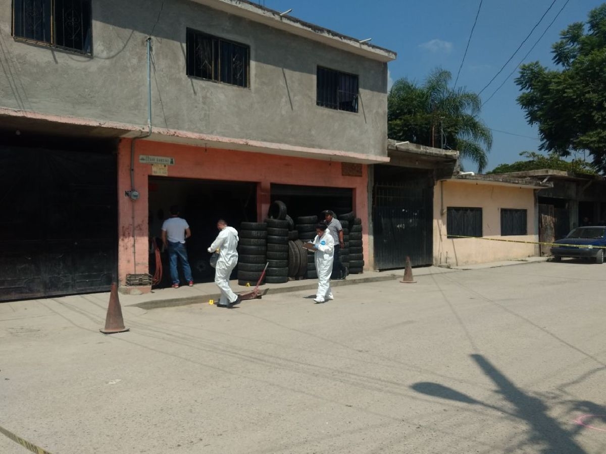 Balacera en vulcanizadora de Tejalpa deja un muerto y un herido