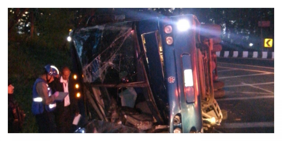Vuelca un autobús en la carretera federal México-Cuernavaca