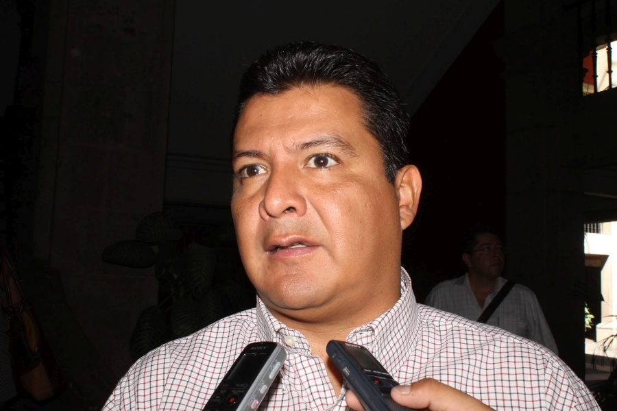Ex alcalde de Zapata evita la cárcel mediante amparo