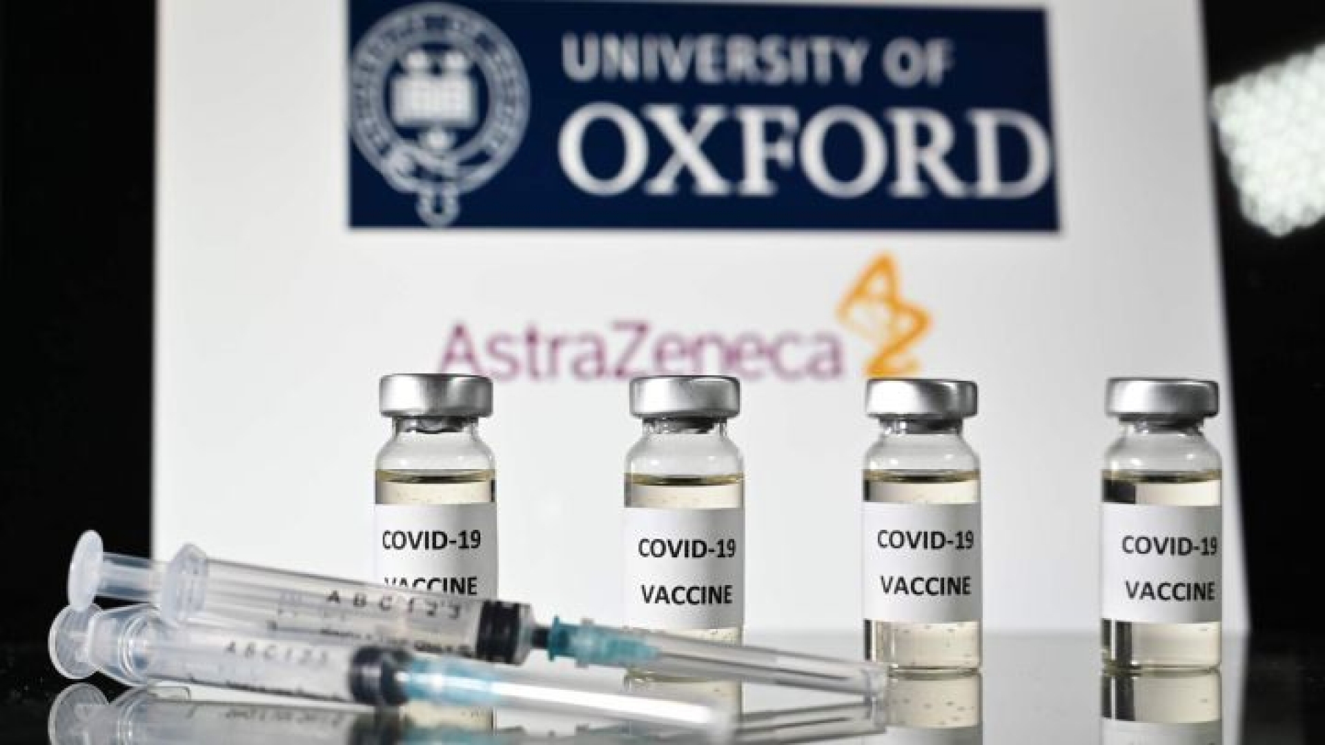 ¡Una más! Vacuna de Oxford y AstraZeneca es aprobada en Reino Unido