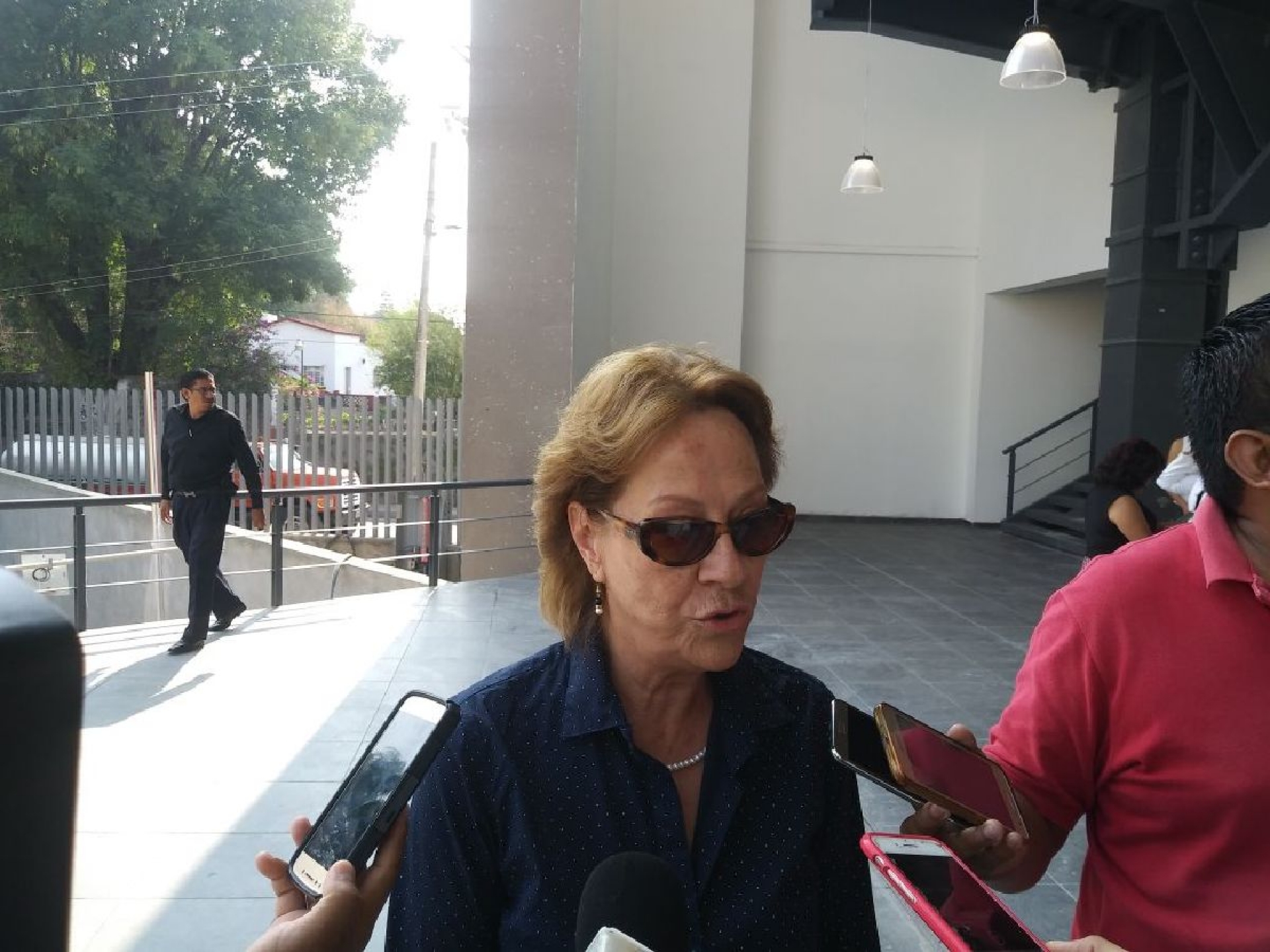 Piden a los padres verificar desde el hogar las mochilas de sus hijos