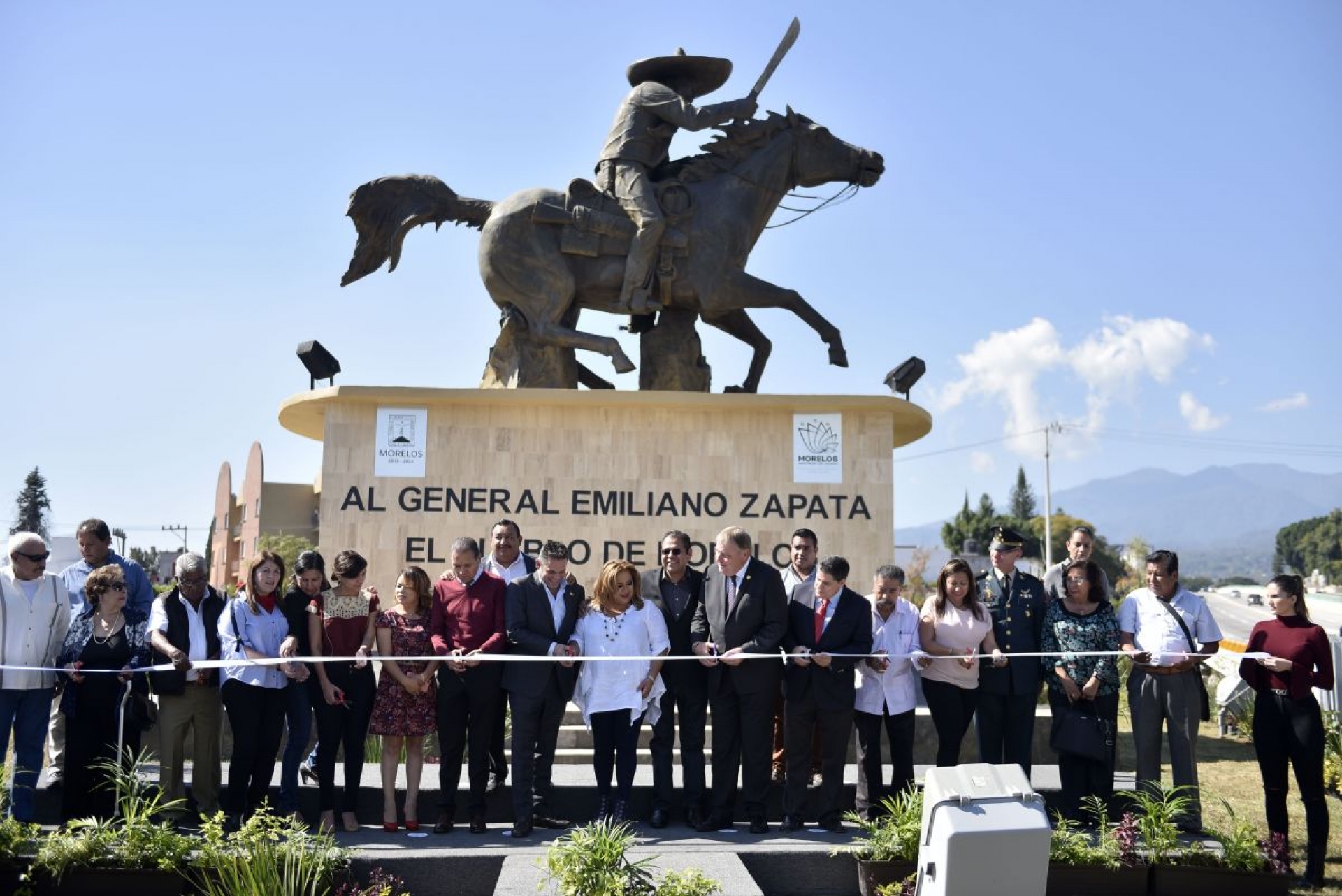Inauguran la nueva ubicación de la estatua de Emiliano Zapata
