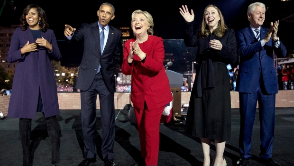 Hillary Clinton cerró campaña Junto a su familia y los Obama en Filadelfia