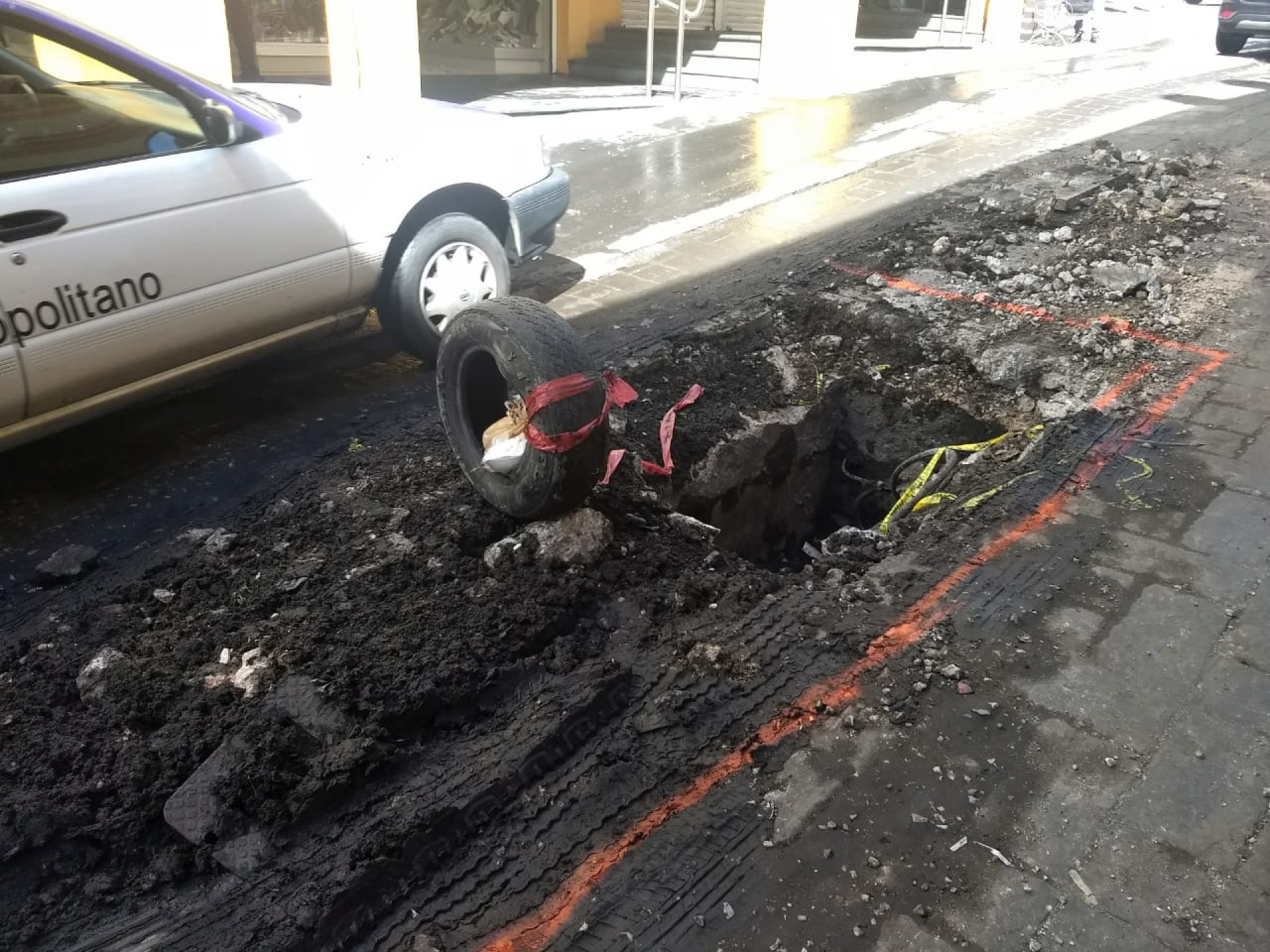 Se registra hundimiento en la calle Guerrero