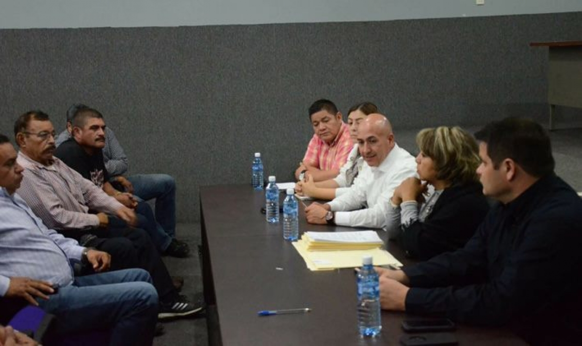 Firman convenio para frenar abusos de dueños de grúas