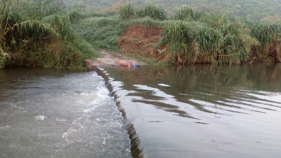 Encuentran un cadáver a orillas del río Chalma