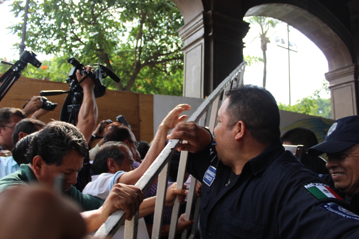 Critica el MMB desalojo del FAM en Palacio de Gobierno