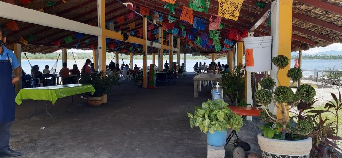 Palaperos de Coatetelco refuerzan medidas sanitarias