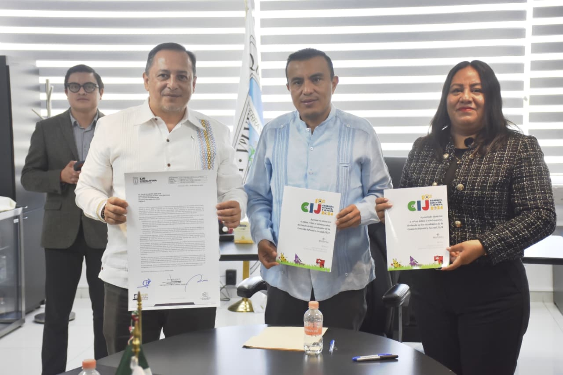 Presentan carta compromiso de la agenda 'Legislar en favor de la niñez'