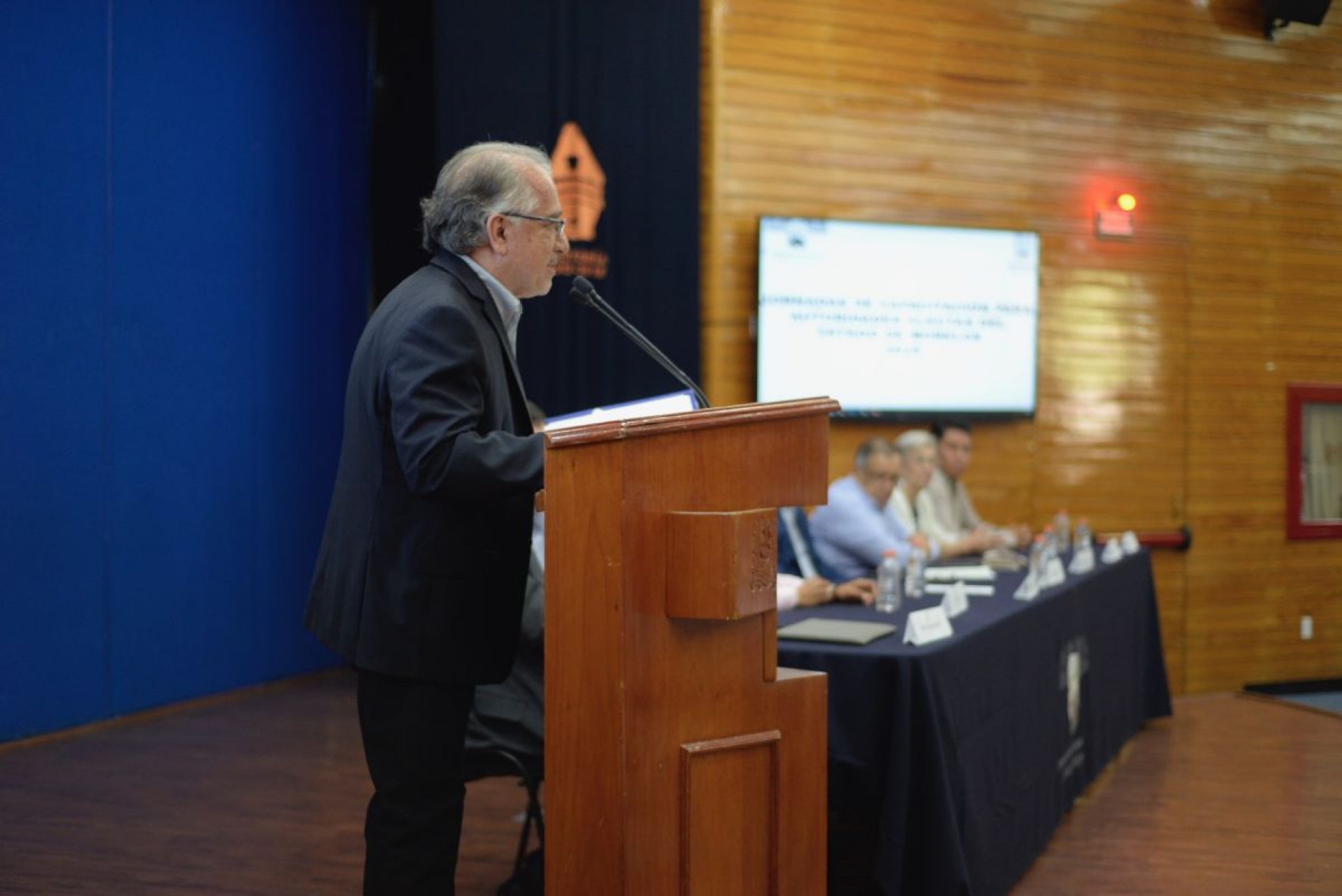 Pide rector a alcaldes electos pagar impuesto pro Universidad