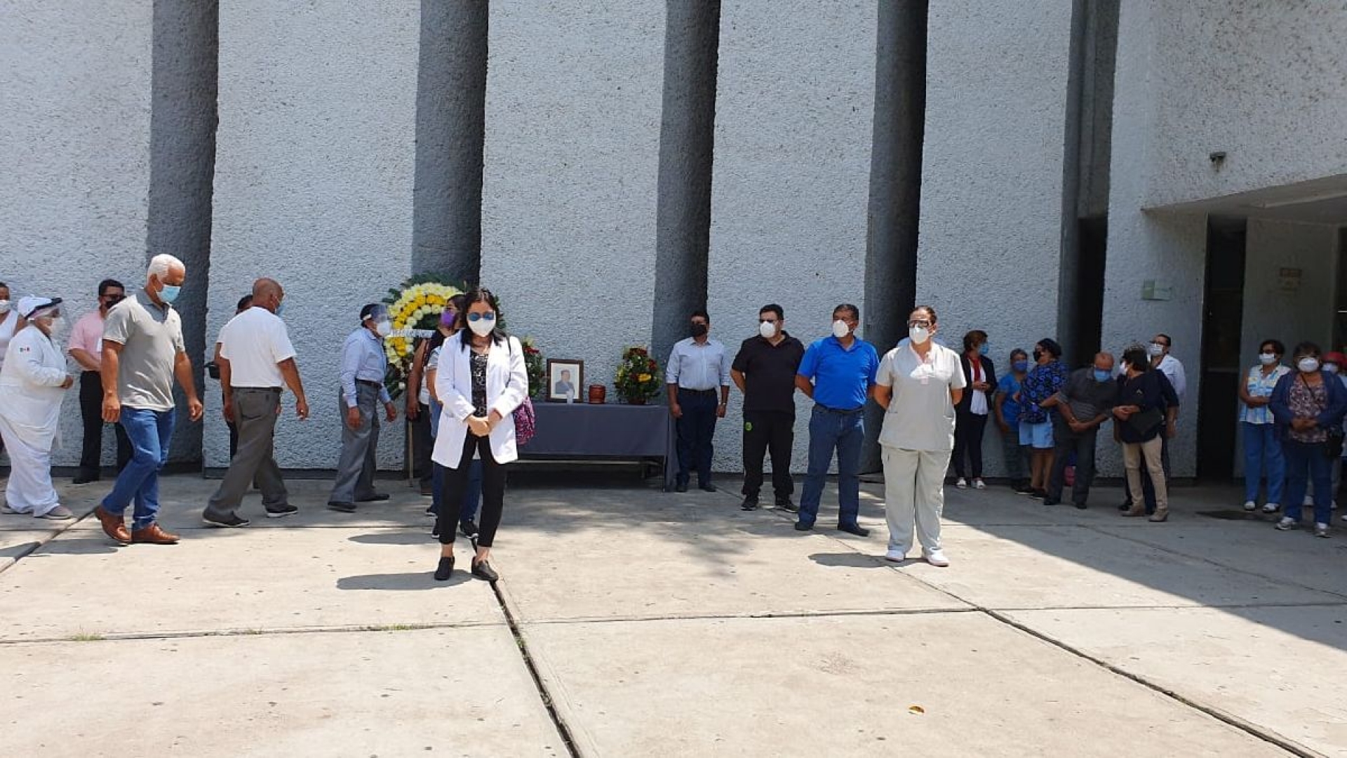 Rinden homenaje a médico del ISSSTE de Cuautla fallecido por covid-19