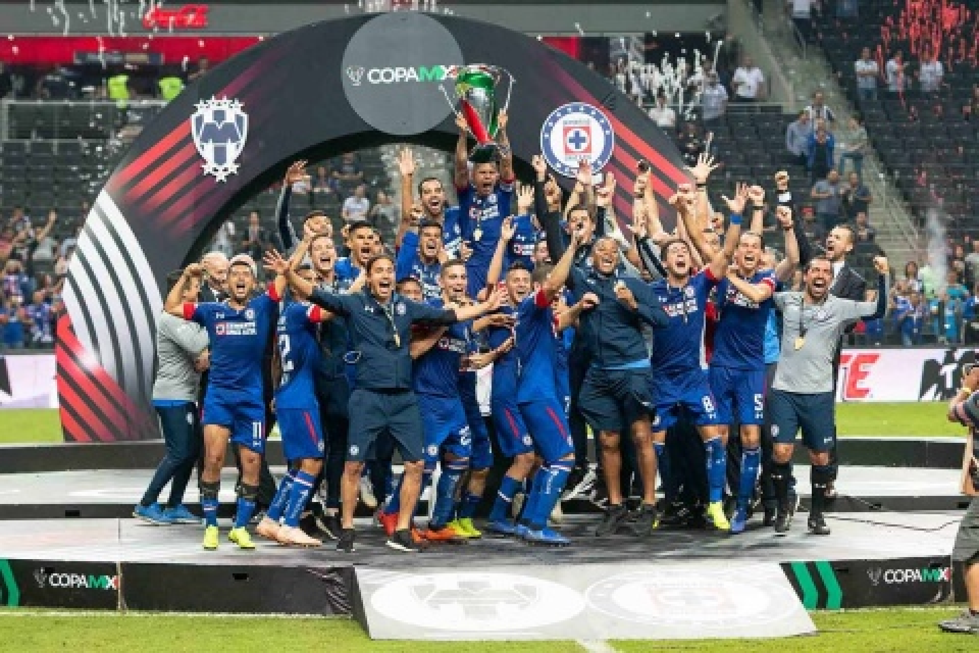 Cruz Azul domina a Rayados y es el nuevo campeón de copa Mx