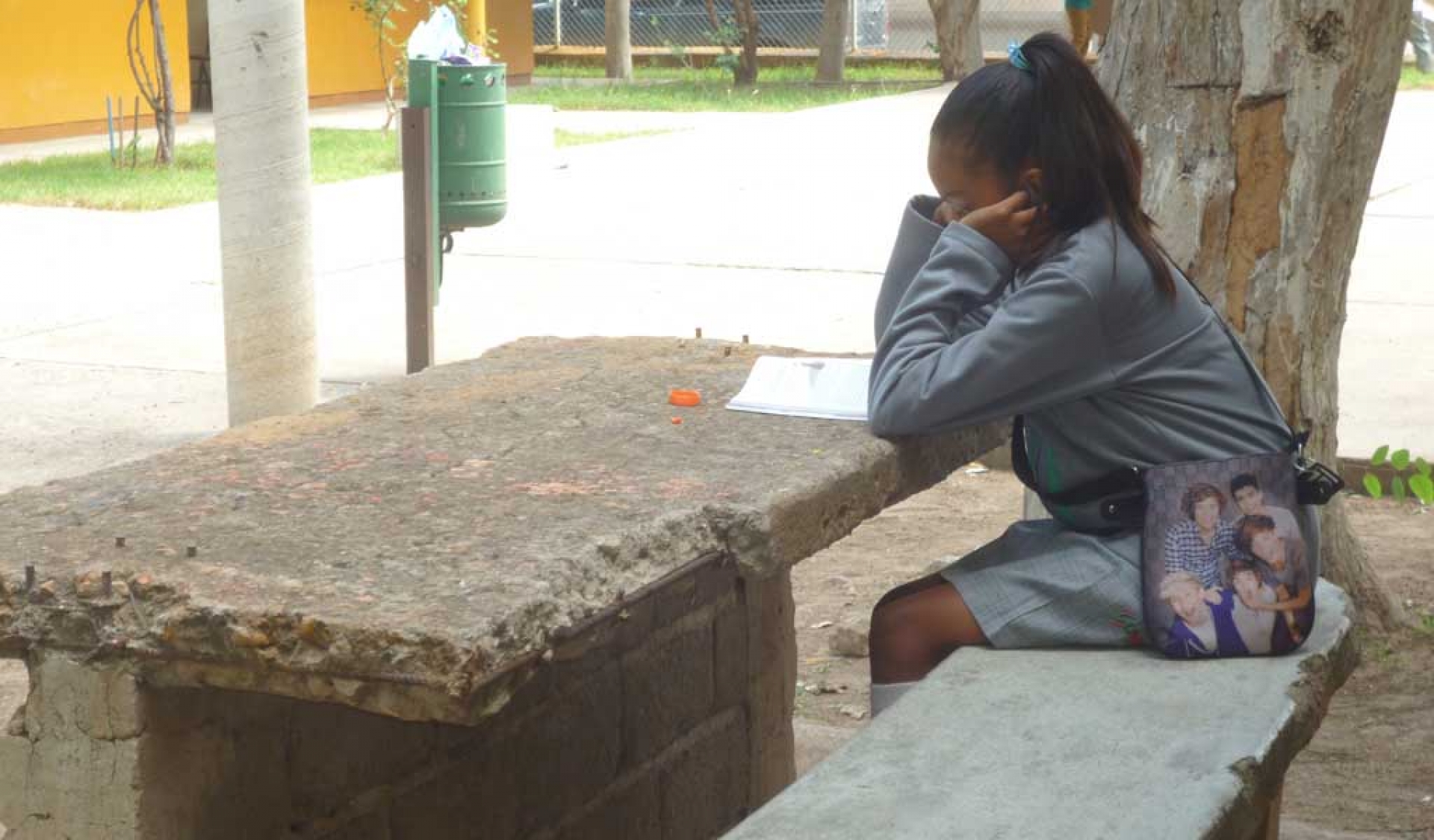 Más de 600 mil jóvenes abandonan la Preparatoria al año
