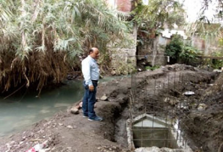 Entuban aguas negras para frenar contaminación en Agua Hedionda