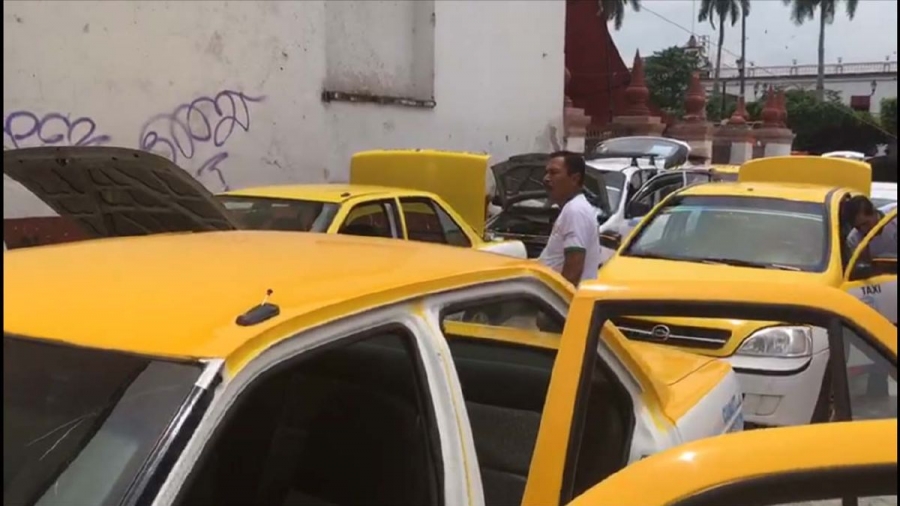 Peligroso y poco rentable, el oficio de taxista