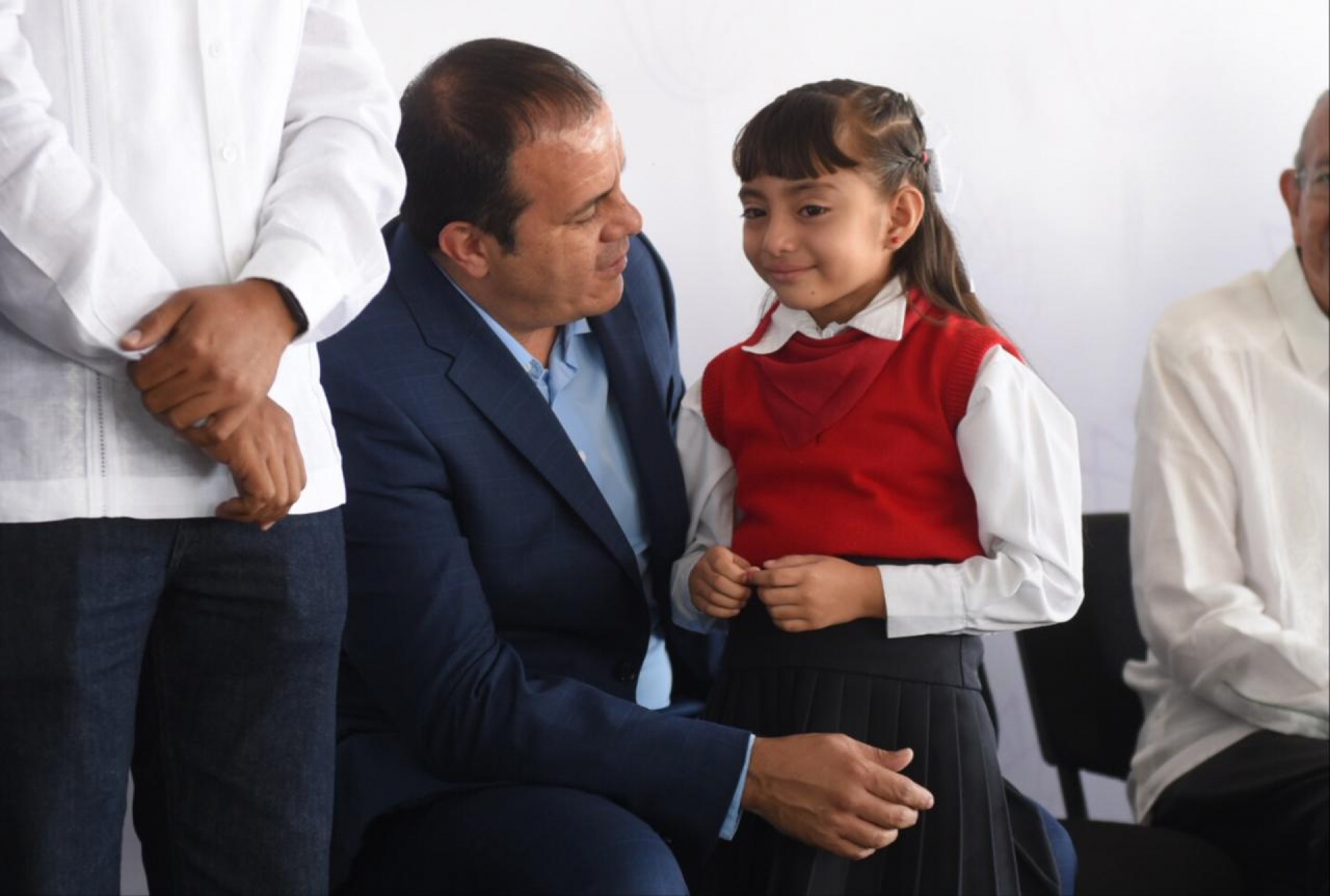 Entrega Blanco Bravo Escuela Primaria Sustentable en Ayala