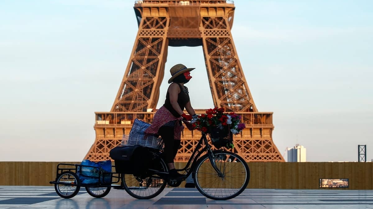Francia extiende pasaporte sanitario hasta fines de julio de 2022
