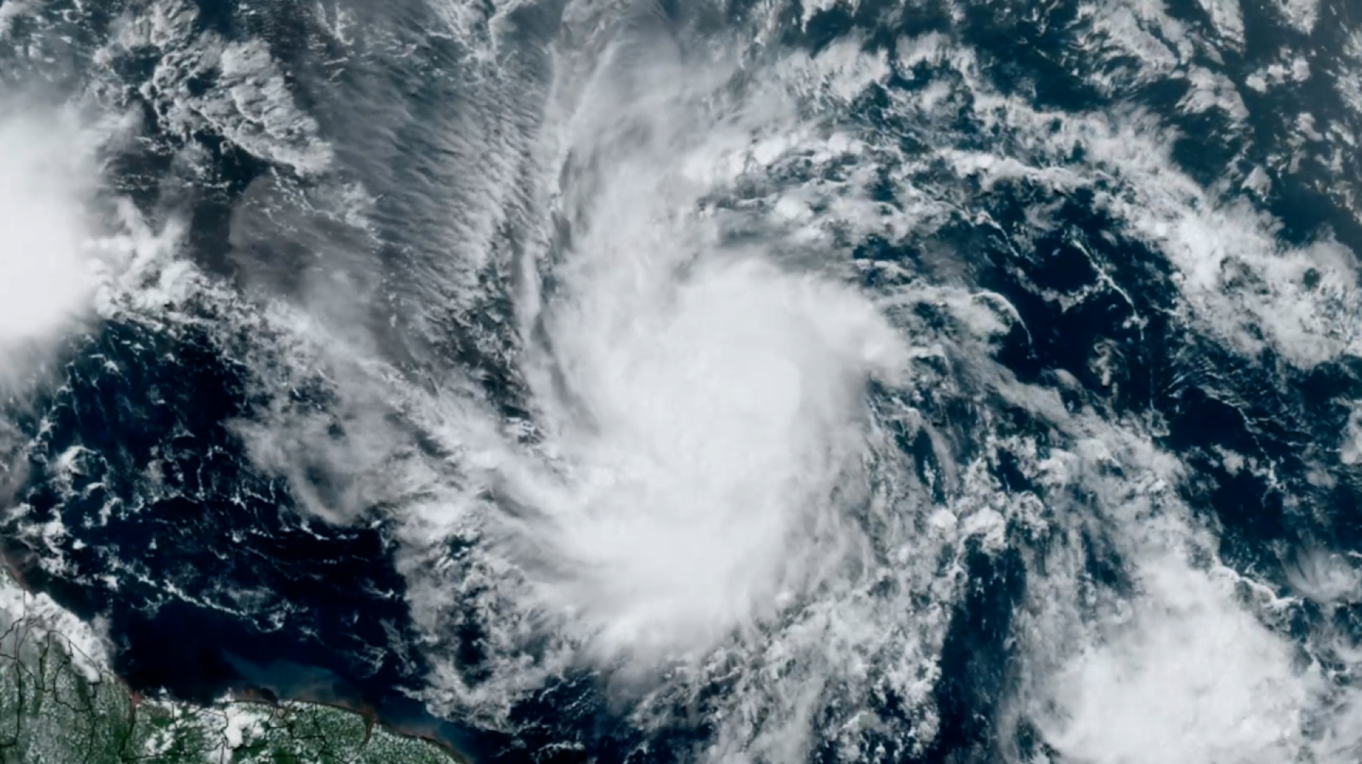 Alerta verde en Quintana Roo por huracán 'Beryl'; emiten recomendaciones