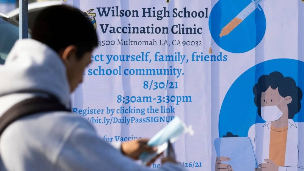 California exigirá vacuna COVID a alumnos de escuelas públicas y privadas