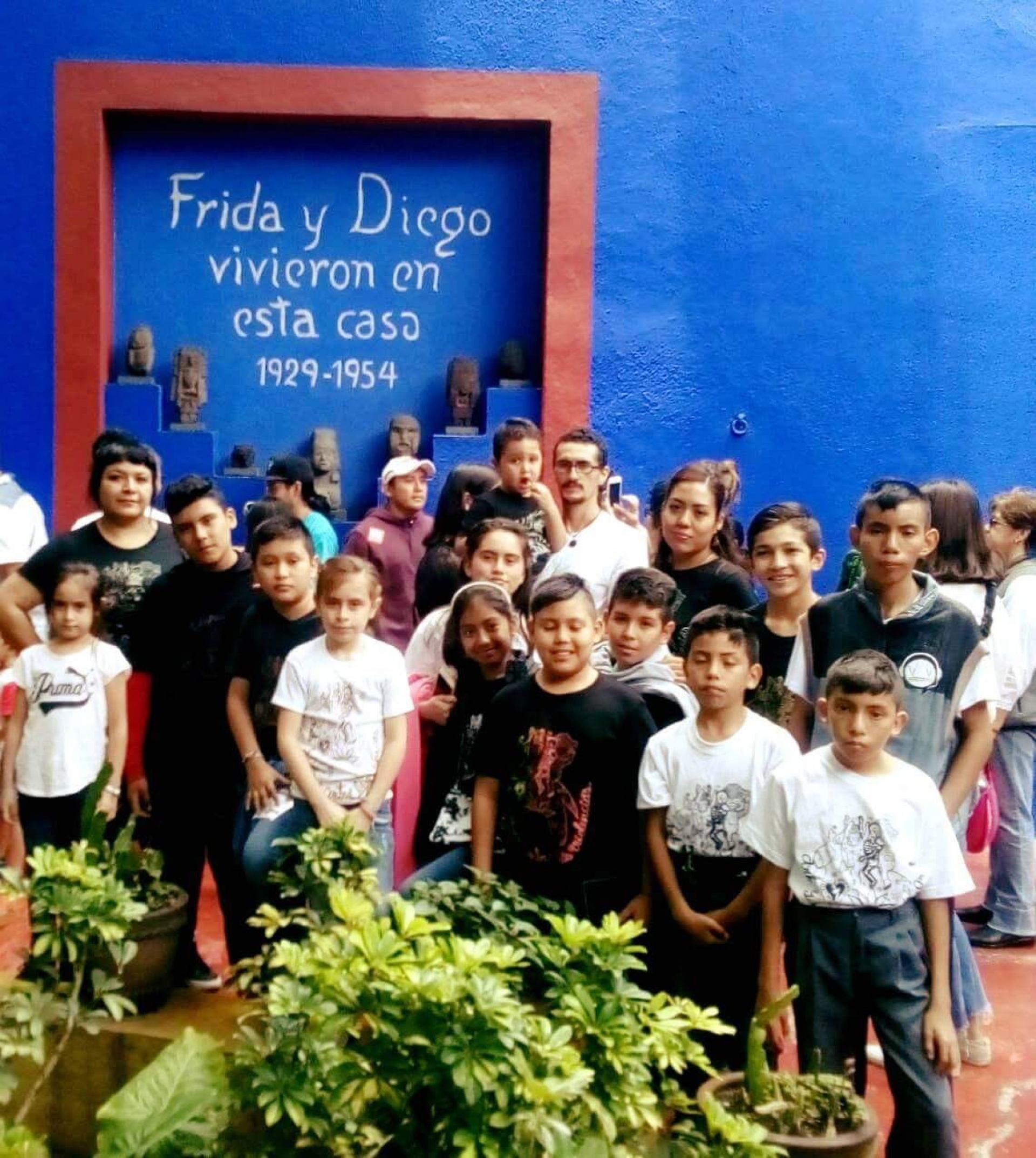 Con visitas a museos clausuran el taller de serigrafía del colectivo Cuatro Patas