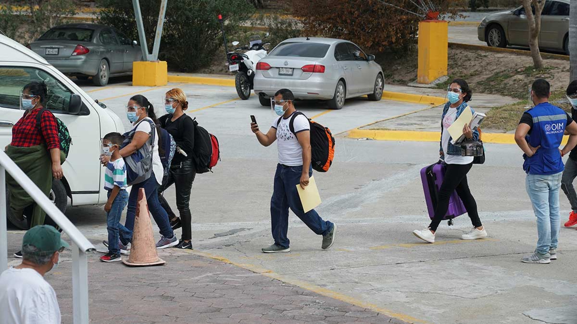 Ingresan a Estados Unidos los primeros solicitantes de asilo