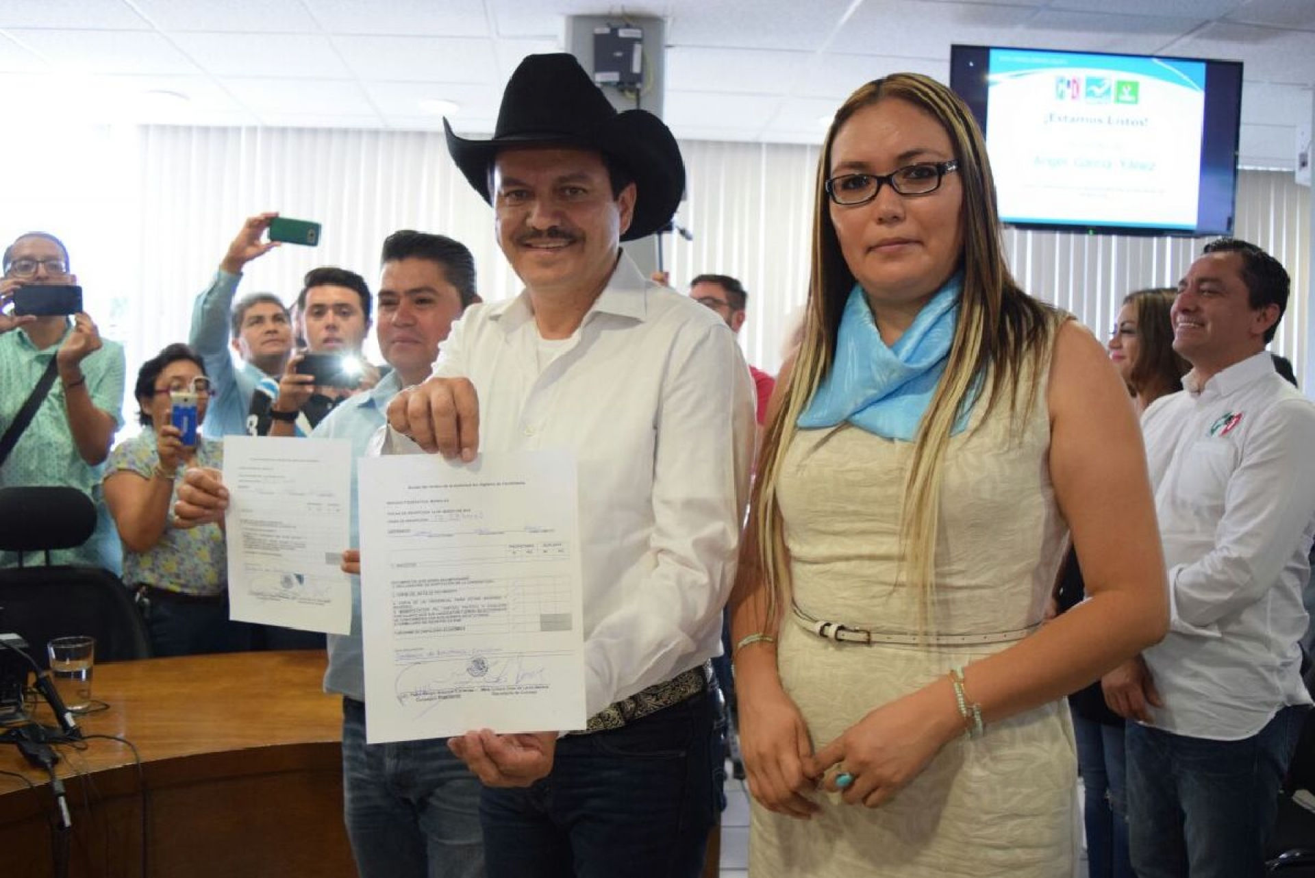Registra el Panal a Ángel García Yáñez como candidato del Panal a Senador
