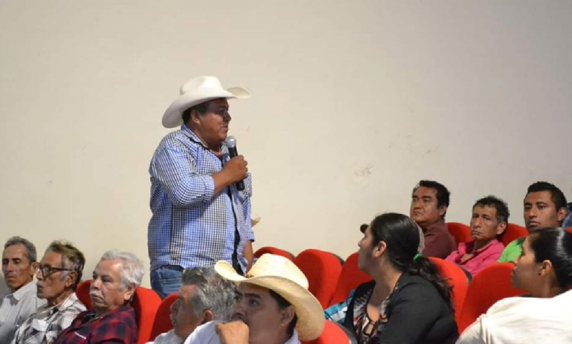Buscan fortalecer producción de agave en el surponiente