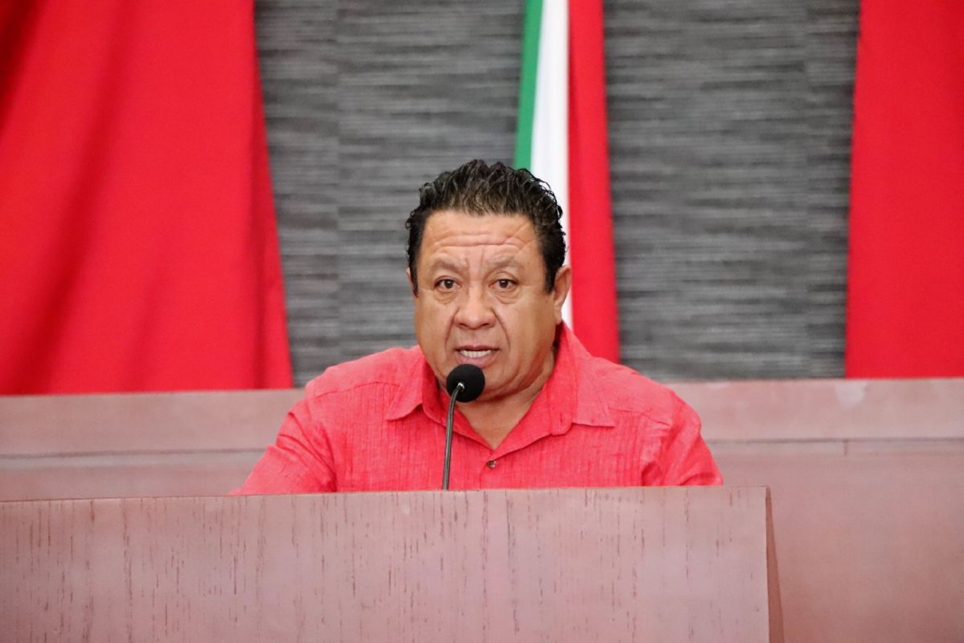 Diputado defiende legalidad de medida contra magistrados