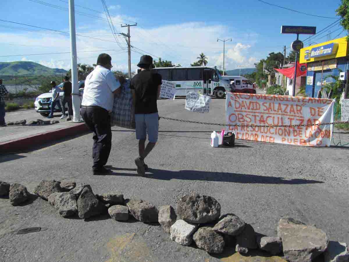 Ya son seis días de bloqueo en la carretera Zapata-Zacatepec