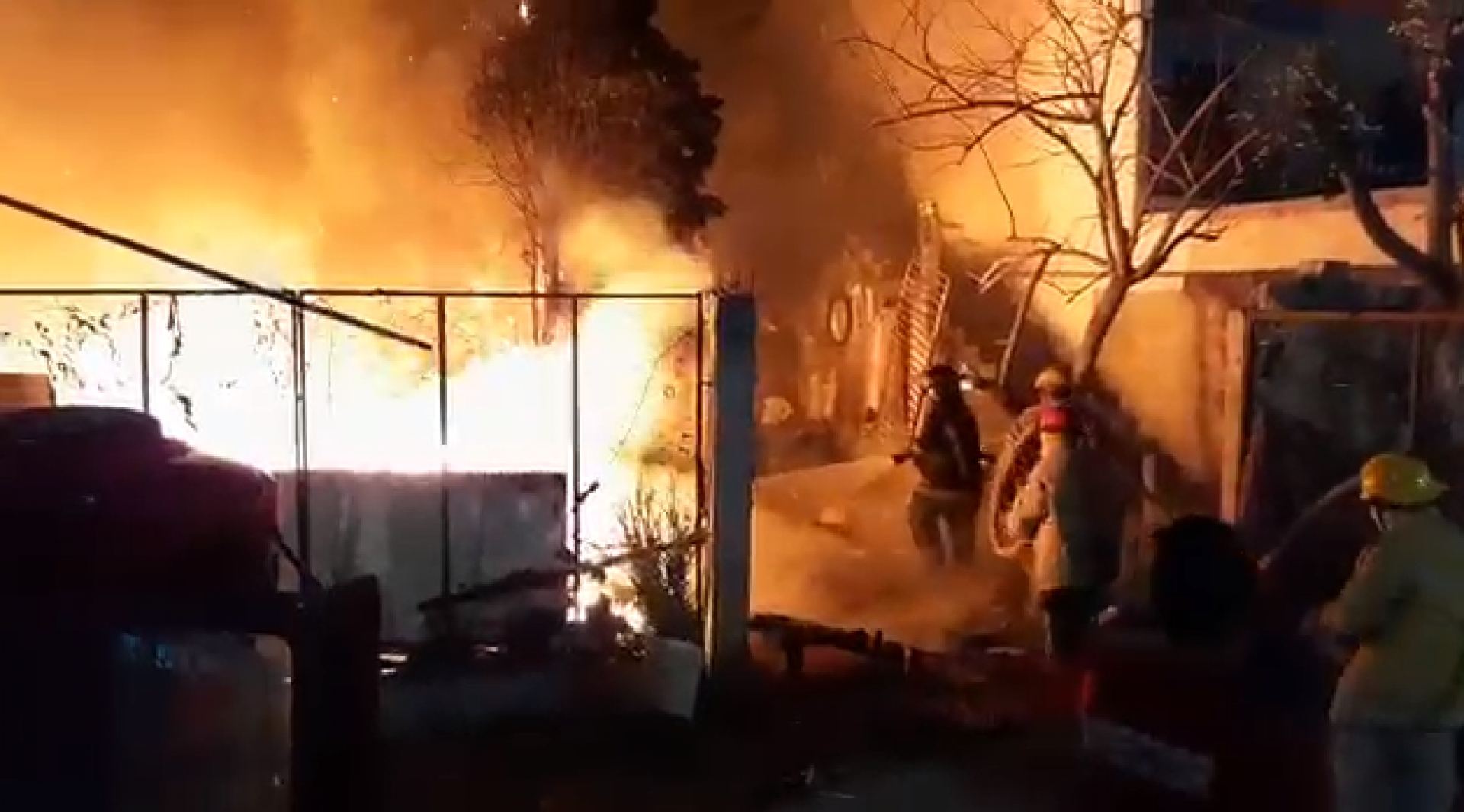 Queman la casa de un presunto asaltante en Jojutla