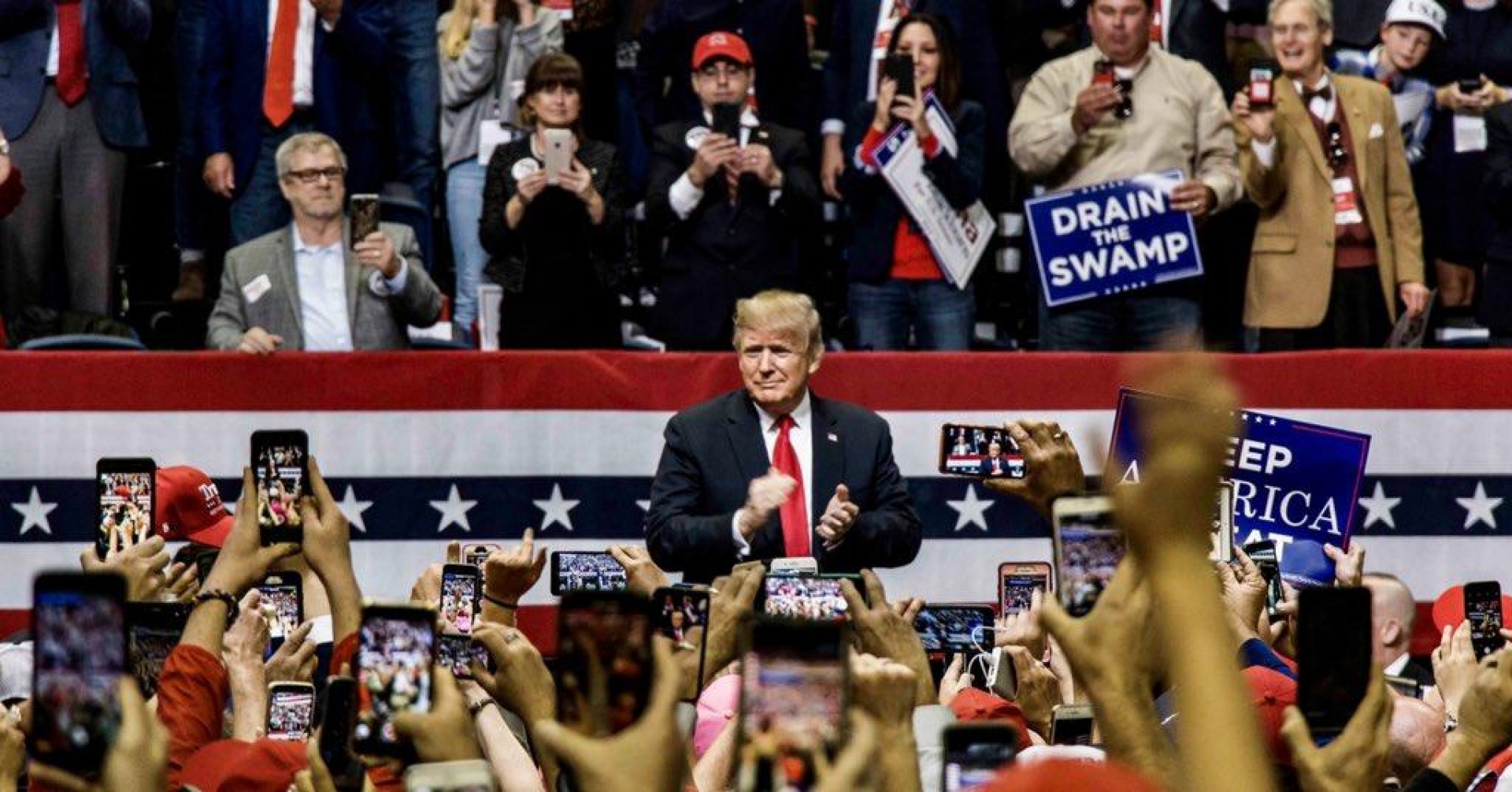 Trump proclama “Gran Victoria” electoral pese a pérdidas