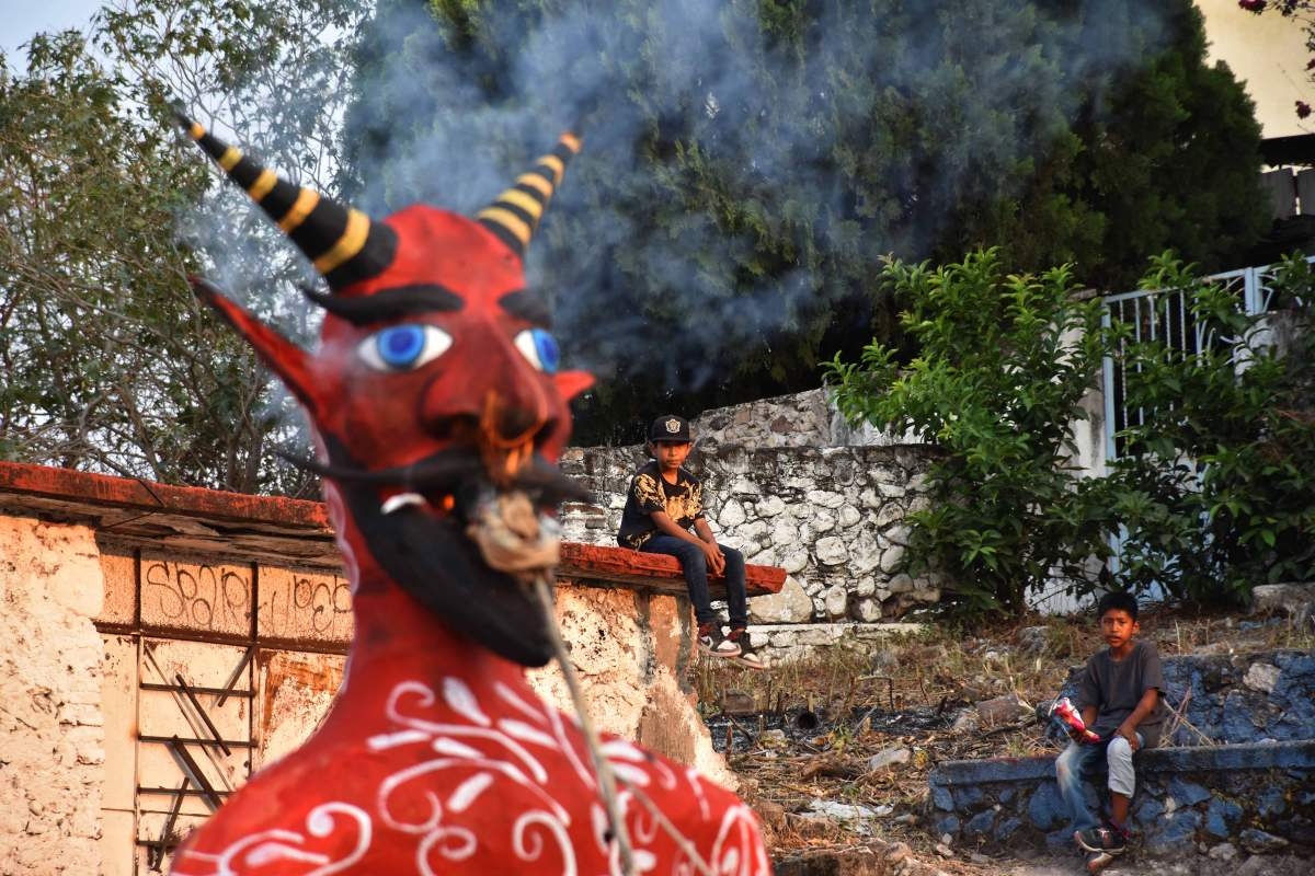 Regresa la quema de judas a Tlatenchi