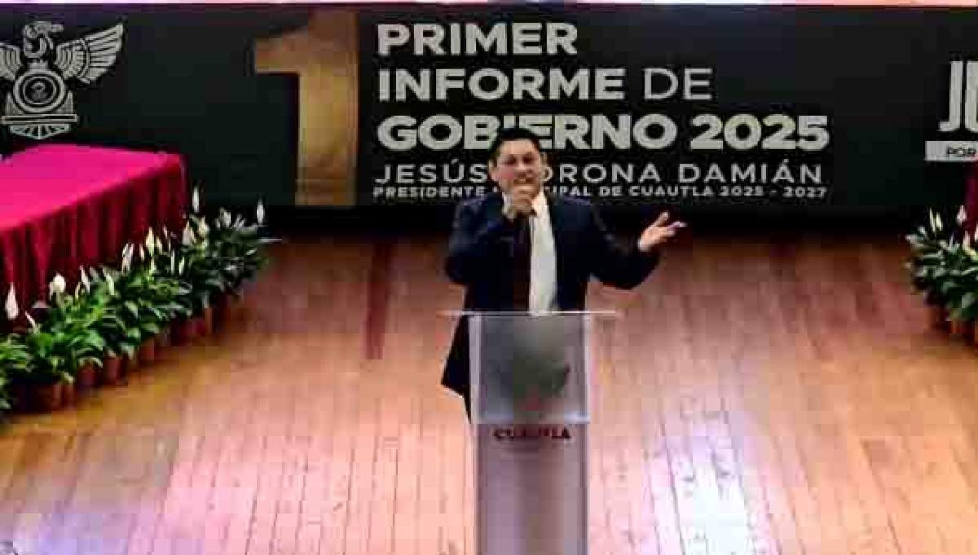Rinde Jesús Corona su primer informe de gobierno