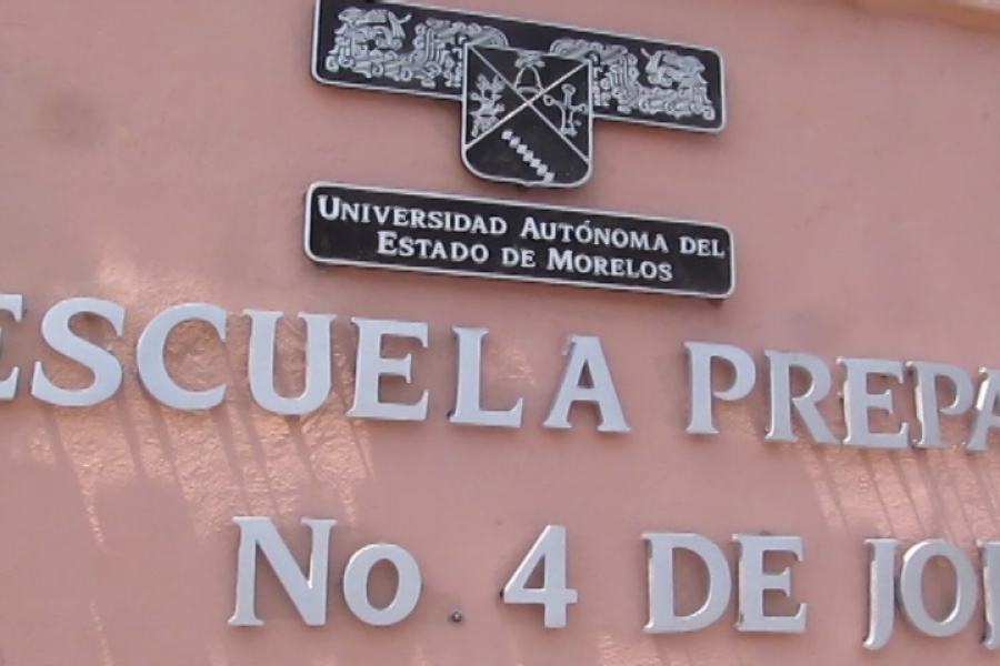 Tres profesores buscan la dirección de la preparatoria 4 de la UAEM en Jojutla