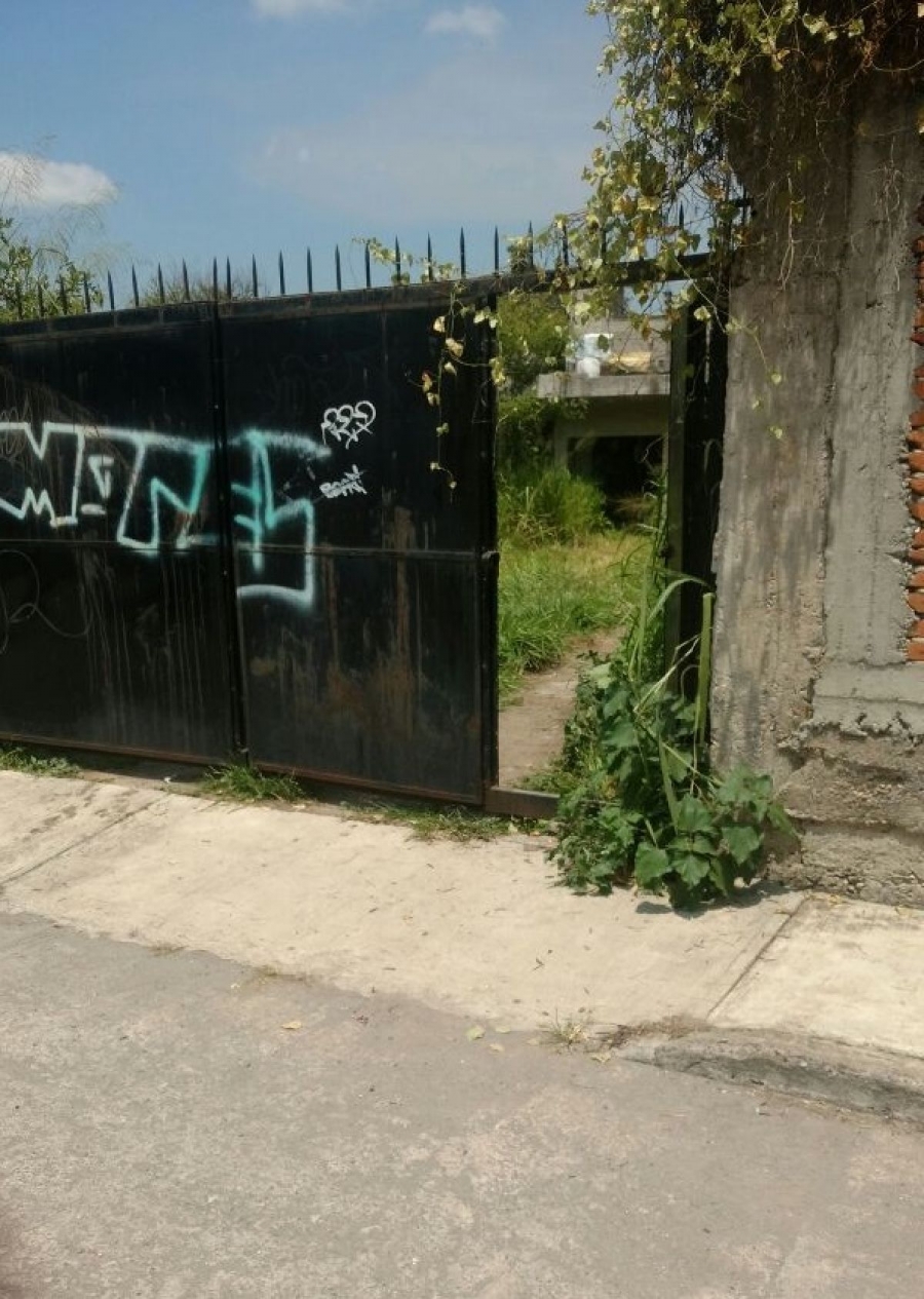 Hallan a un joven golpeado en una casa en obra negra