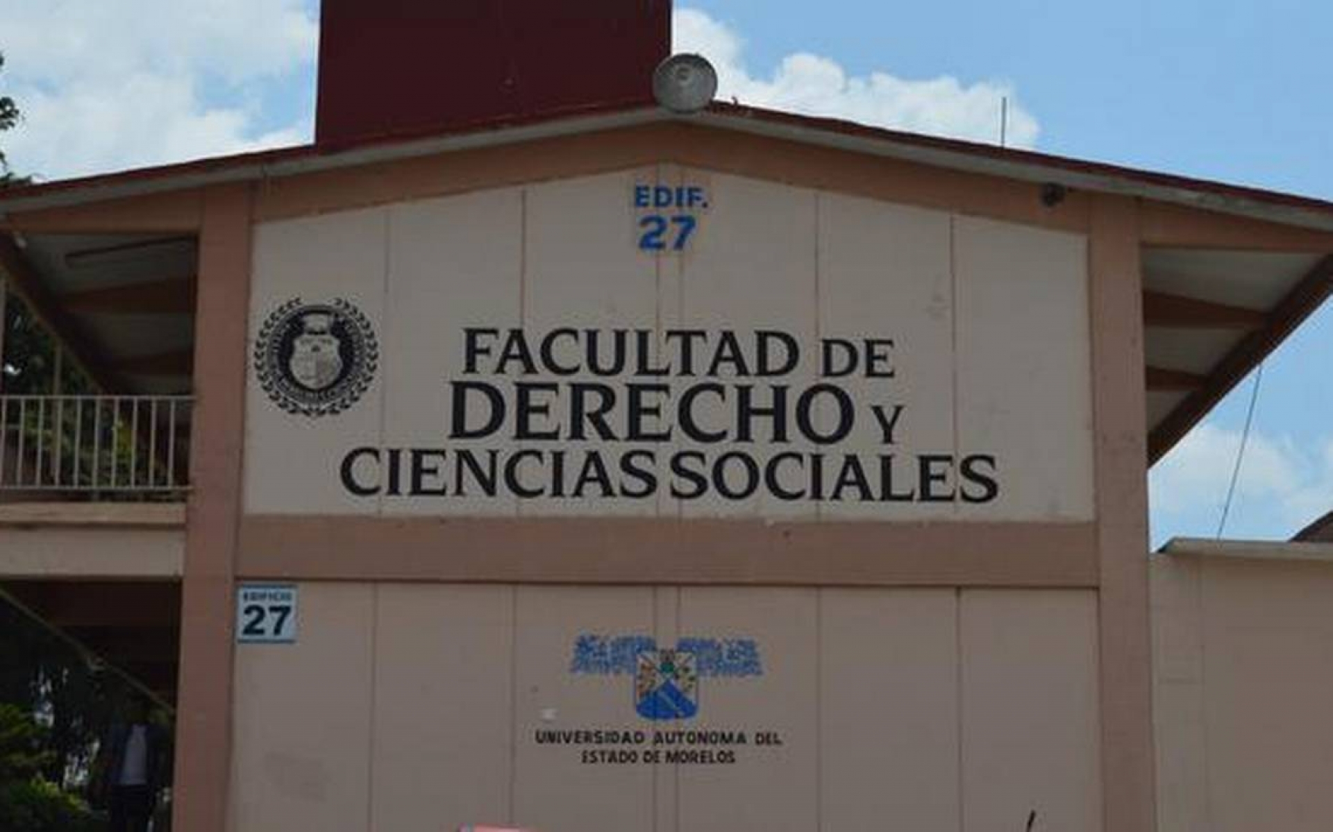 Estudiantes de Facultad de Derecho protestan por acoso