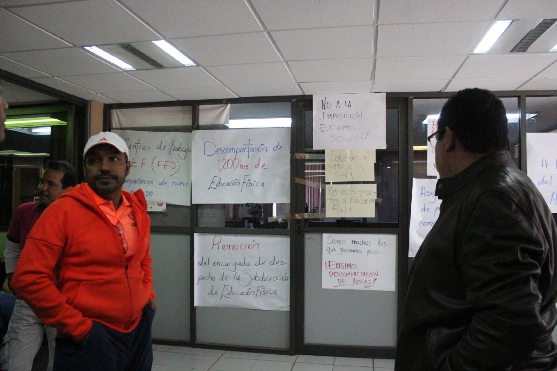 Profesores de educación física protestan contra el nuevo encargado del área