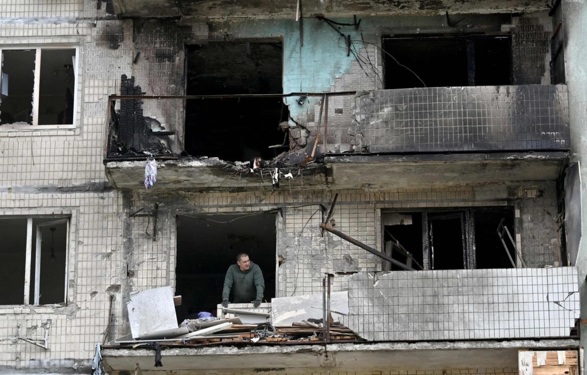 Rusia lanza masivo ataque con misiles y drones contra Kiev; hay 15 heridos