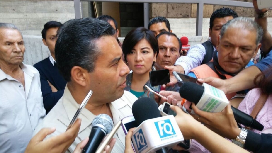 Son 15 mil los taxis “piratas” en Morelos