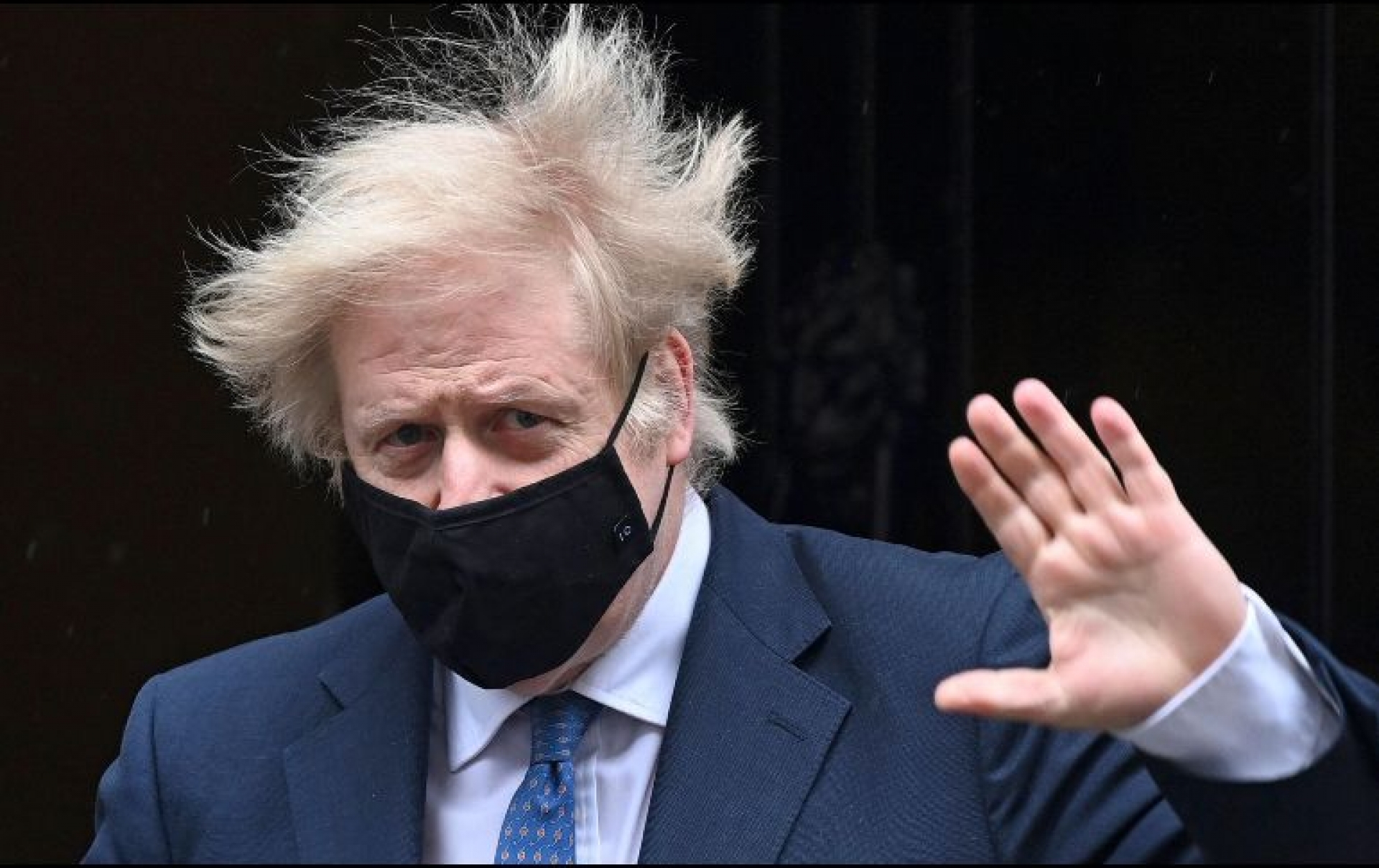 Boris Johnson negó que Reino Unido haya bloqueado la exportación de vacunas
