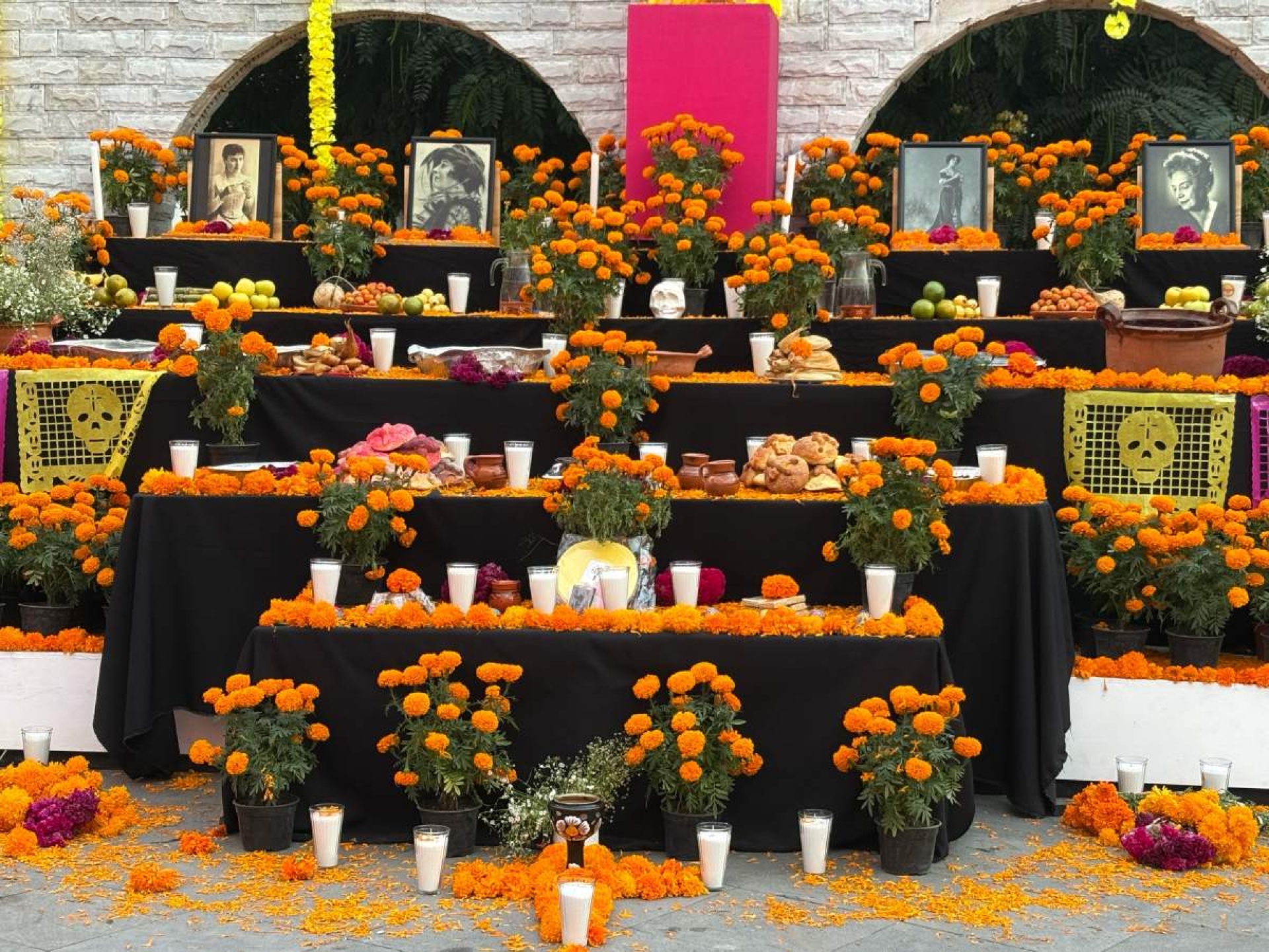 Ofrendas: aromas del pasado, colores del presente y sabores eternos