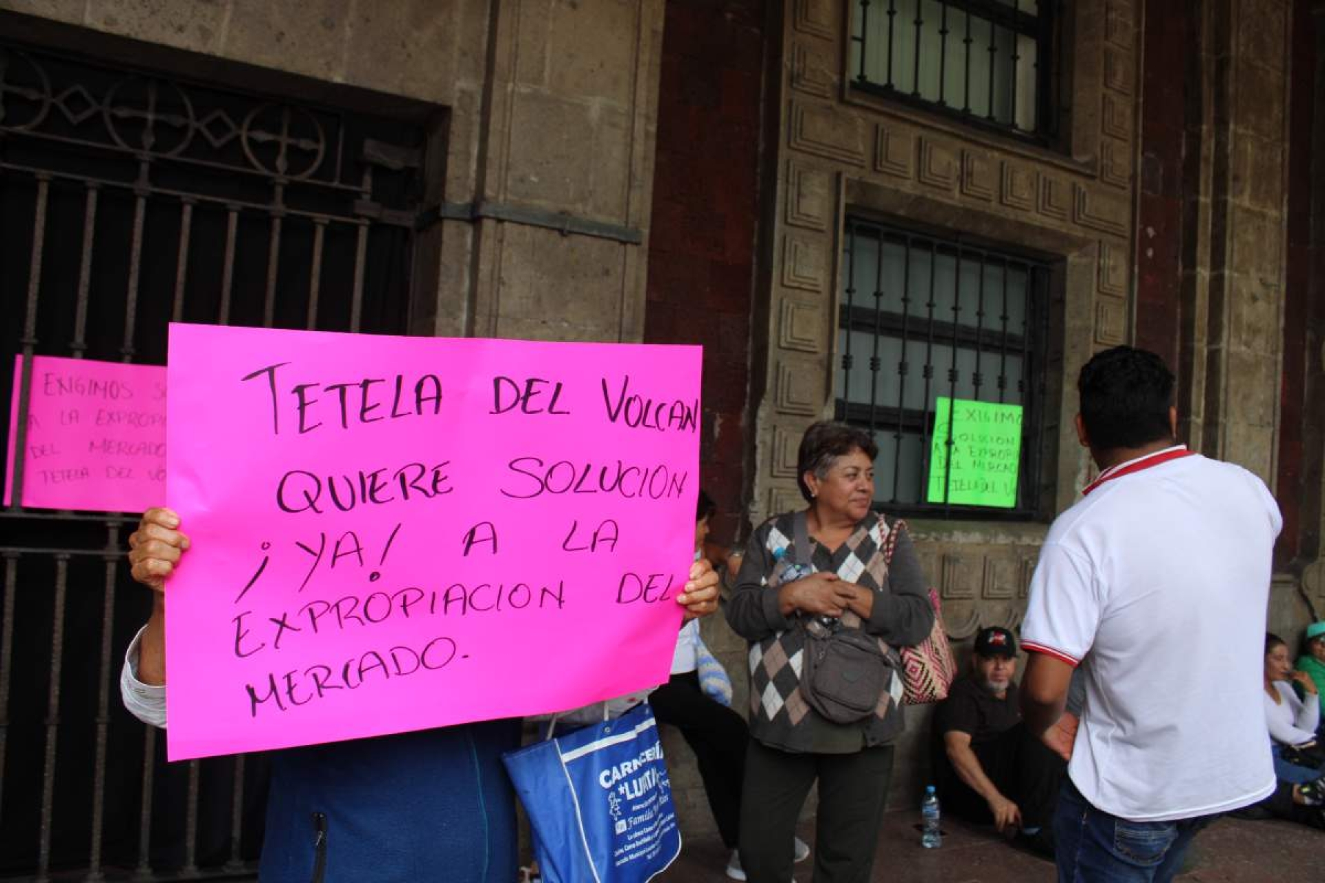 Denuncian expropiación de mercado de Tetela del Volcán