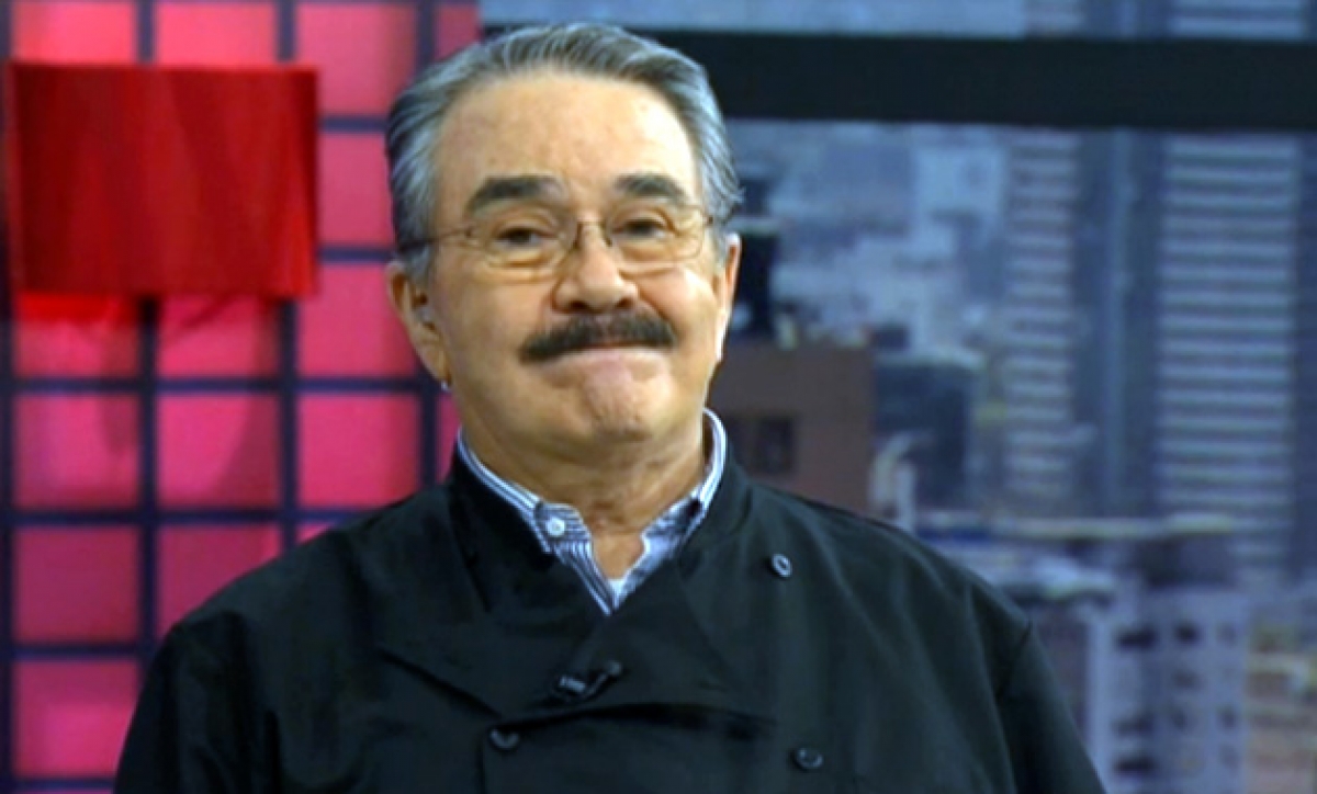 Pedrito Sola tiene nuevo incidente al hacer comercial (VIDEO)