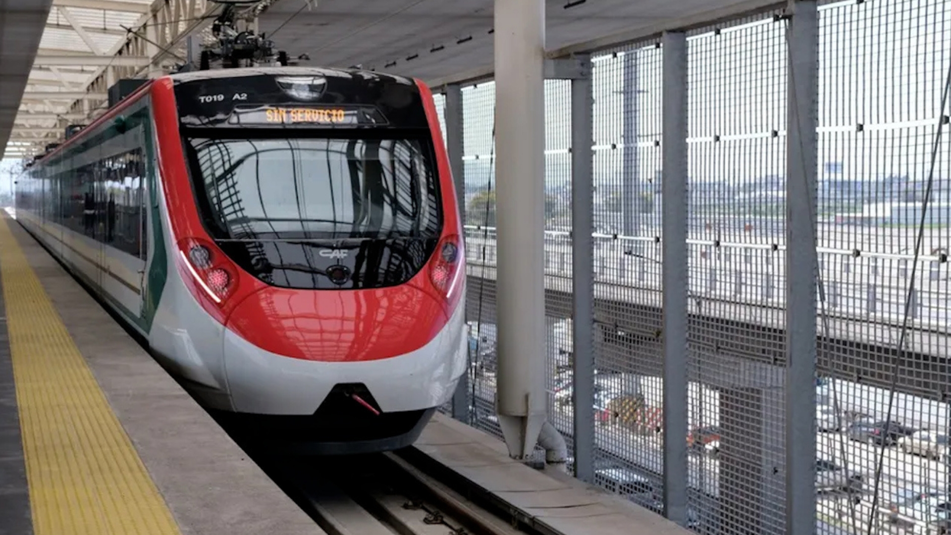 Usuarios reportan fallas en tramo inaugurado Buenavista-AIFA