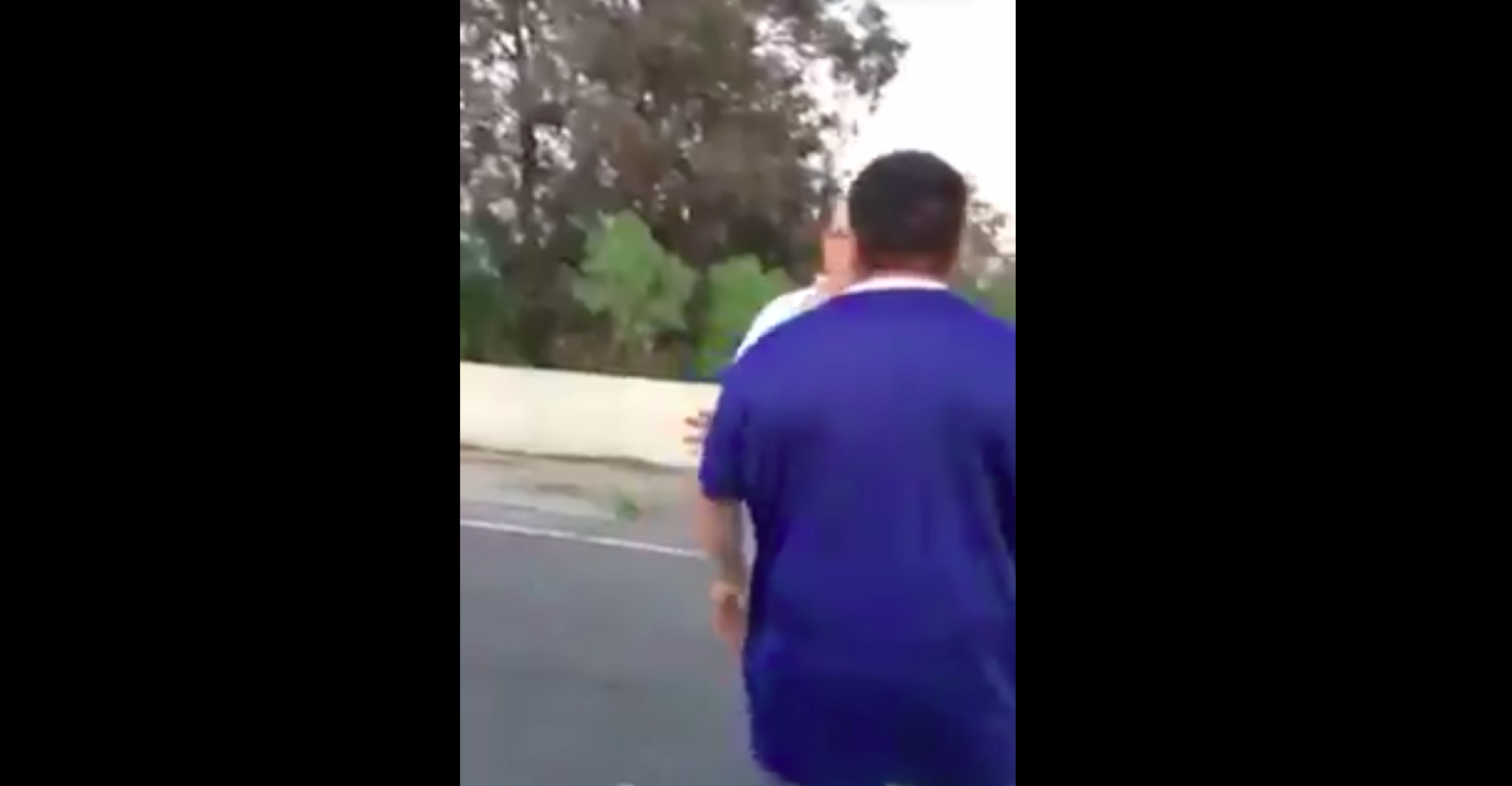 VIDEO: Los llamaron 'frijoleros' y comienzan los golpes