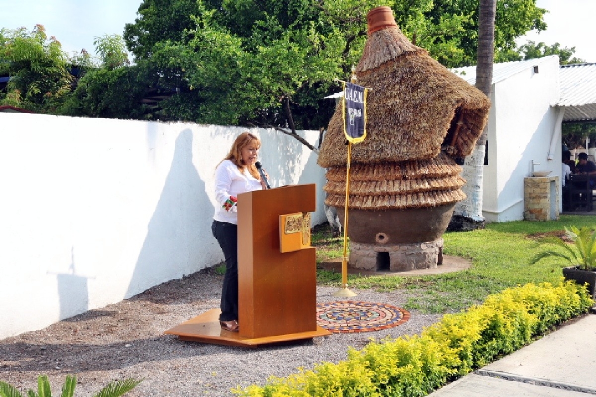 Inauguran cuexcomate en la Escuela de Estudios Superiores de Jojutla