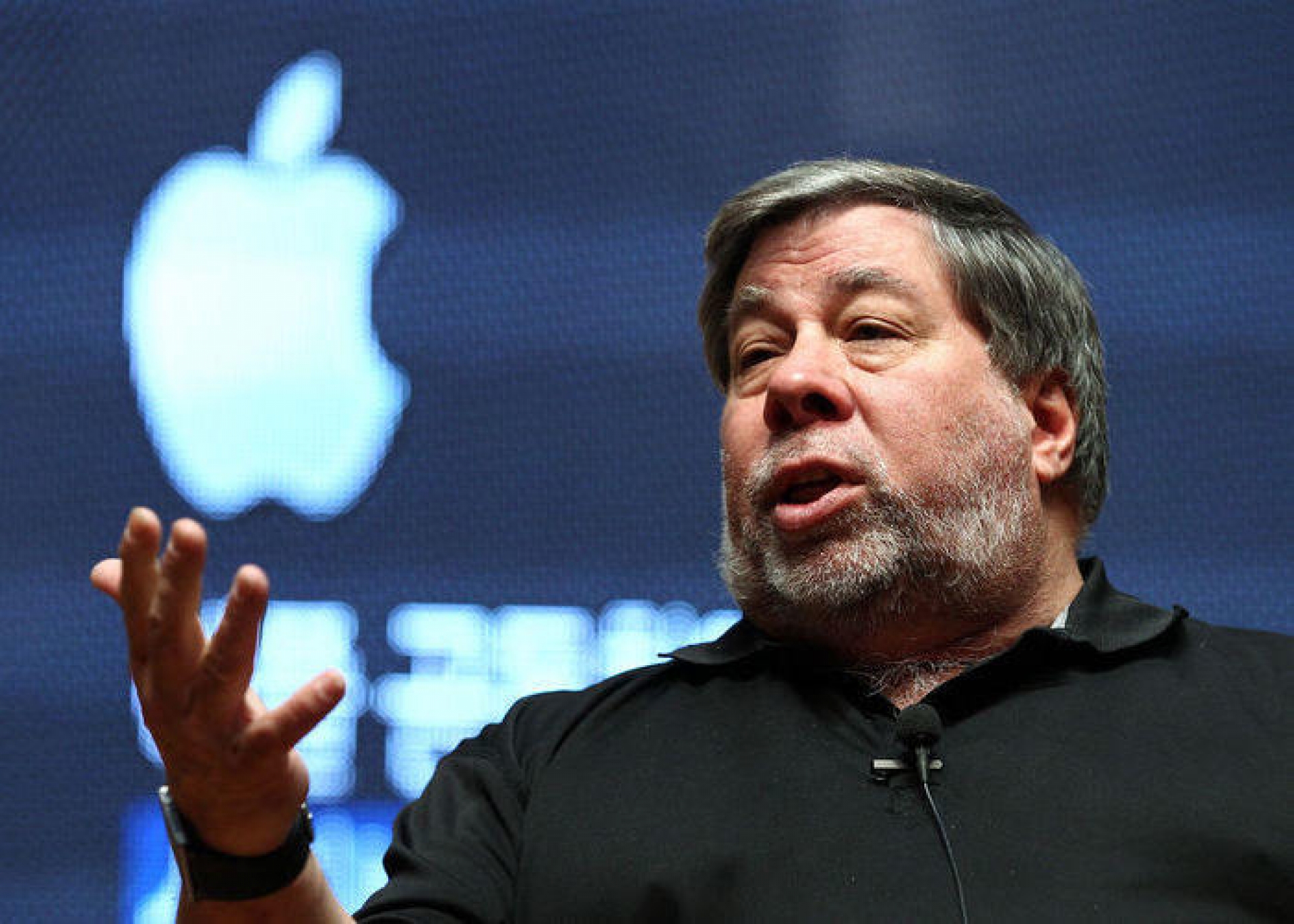 Cofundador de Apple elimina su cuenta de Facebook