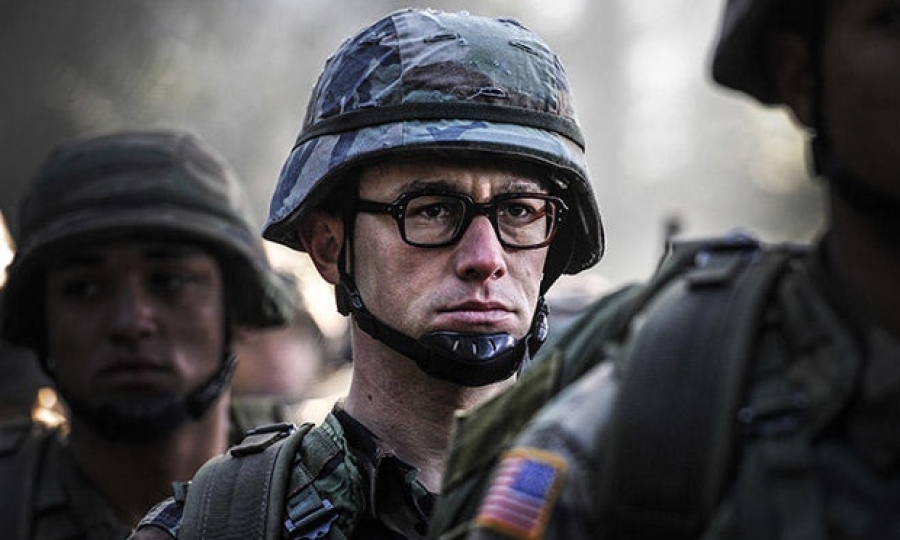 Así se ve Joseph Gordon-Levitt en la piel de Edward Snowden