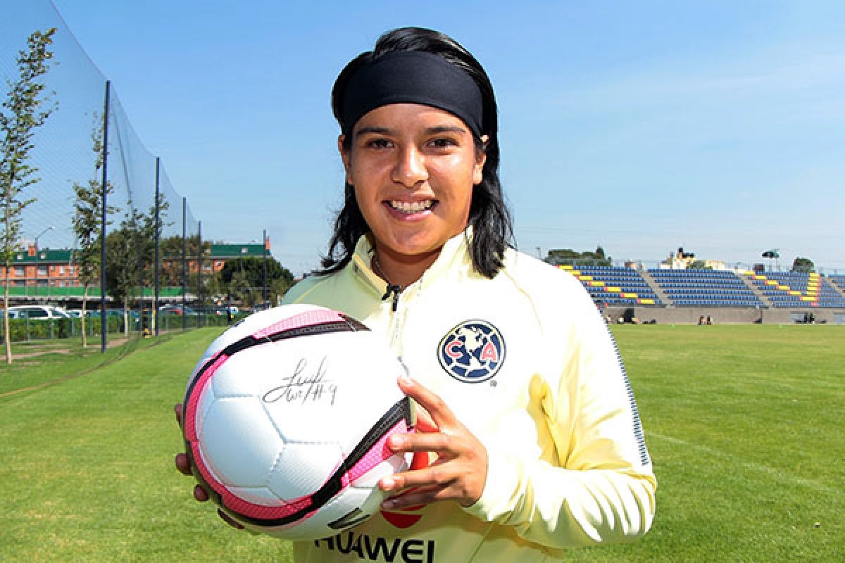 Lucero Cuevas recibe primer llamado a la selección nacional de futbol